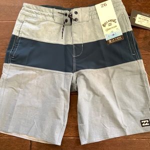 Billabong shorts in size 26 super cool recycler board shorts